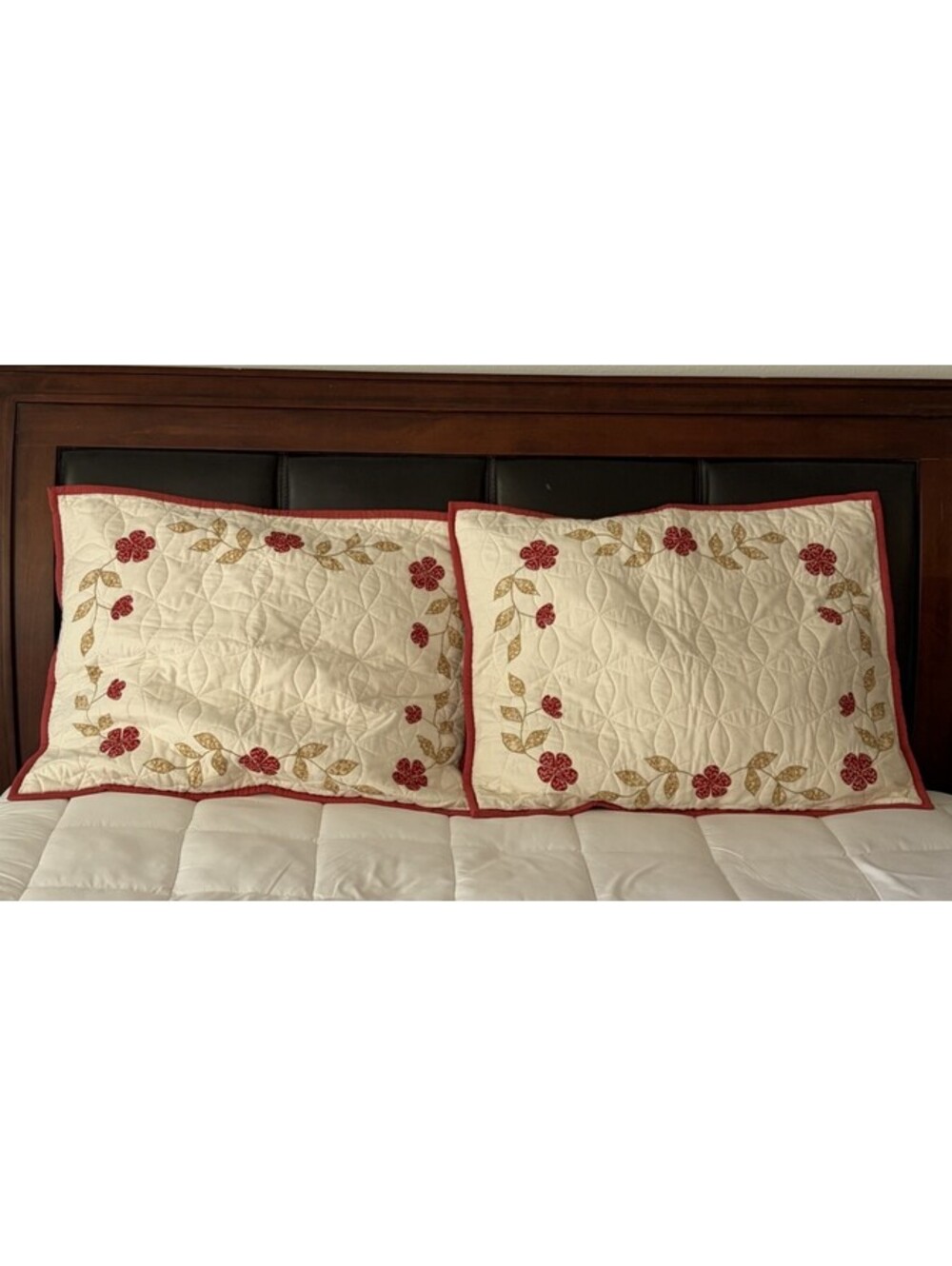 Martha Stewart Collection Cabin Flowers Shams Standard 21.5x27” Cotton Quilted